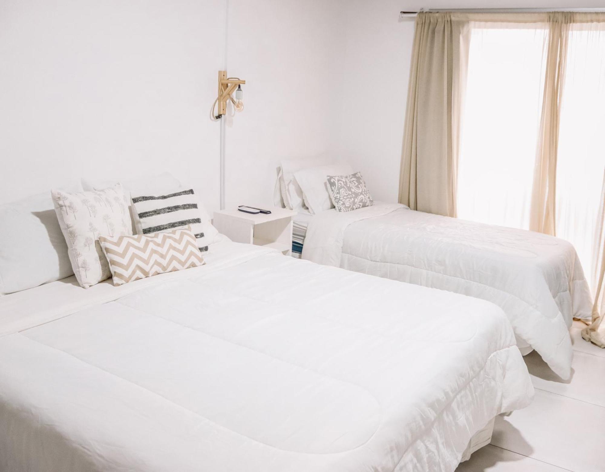 Pura Vida Hotel *